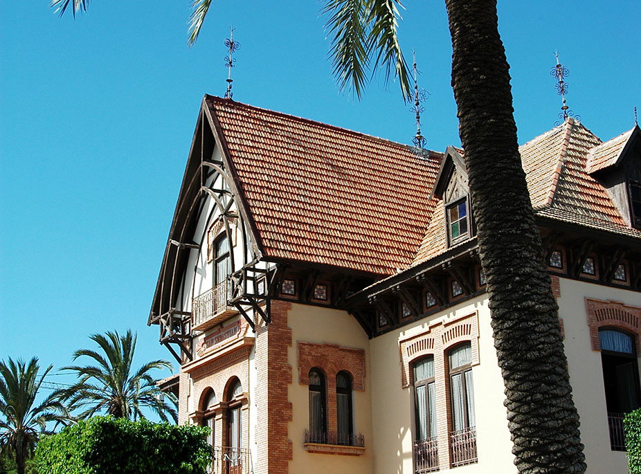 HOUSES AND PALACES