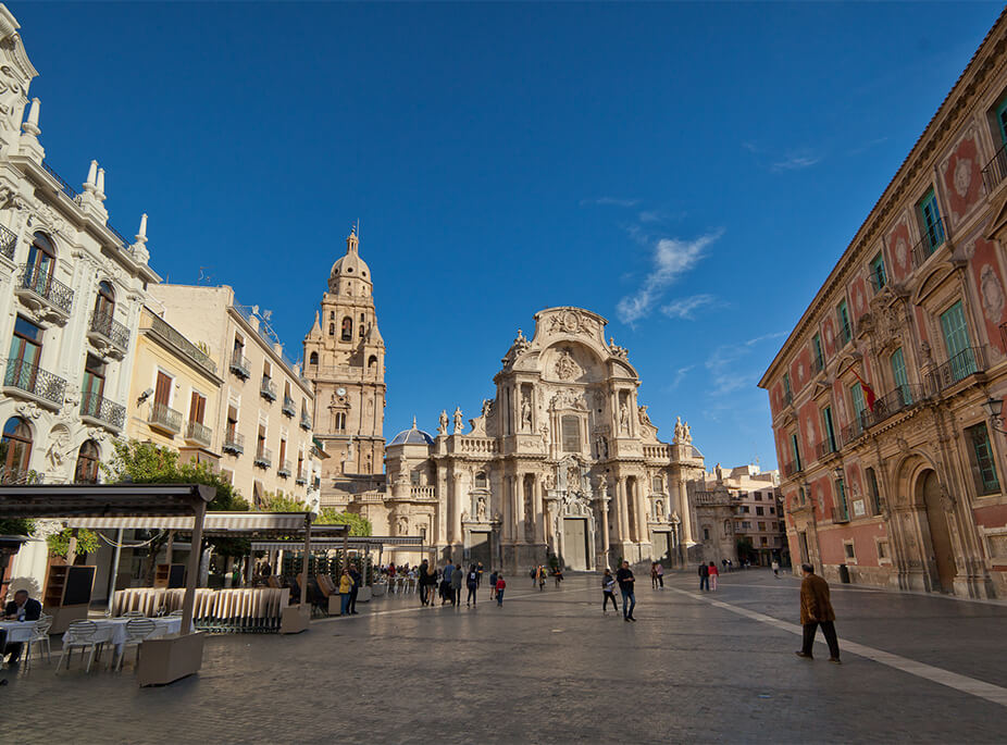 UNA GRAN PLAZA