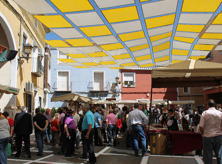 SHOPPING & HANDICRAFTS MARKETS
